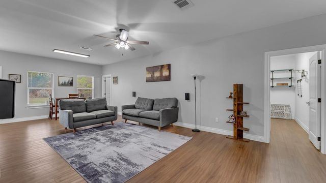 112 Crawford CT, Burnet, TX 78611