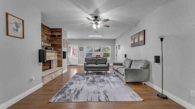 112 Crawford CT, Burnet, TX 78611