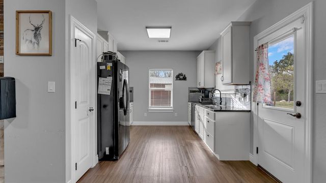 112 Crawford CT, Burnet, TX 78611