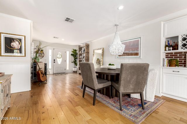 4330 E TURNEY Avenue, Phoenix, AZ 85018