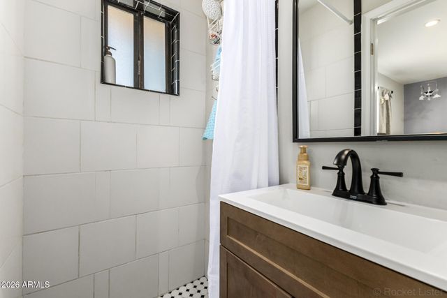 4330 E TURNEY Avenue, Phoenix, AZ 85018