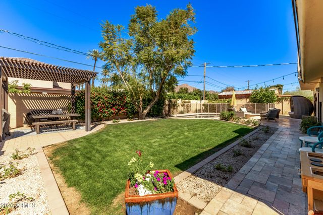 4330 E TURNEY Avenue, Phoenix, AZ 85018