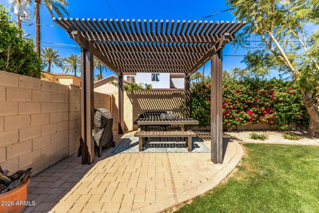 4330 E TURNEY Avenue, Phoenix, AZ 85018