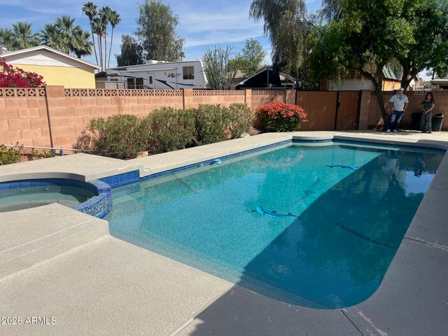 9041 N 42ND Avenue, Phoenix, AZ 85051
