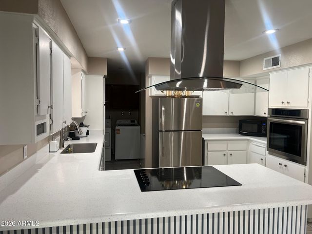9041 N 42ND Avenue, Phoenix, AZ 85051