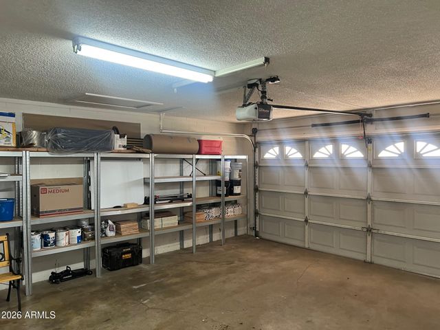 9041 N 42ND Avenue, Phoenix, AZ 85051