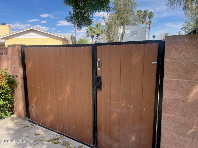 9041 N 42ND Avenue, Phoenix, AZ 85051