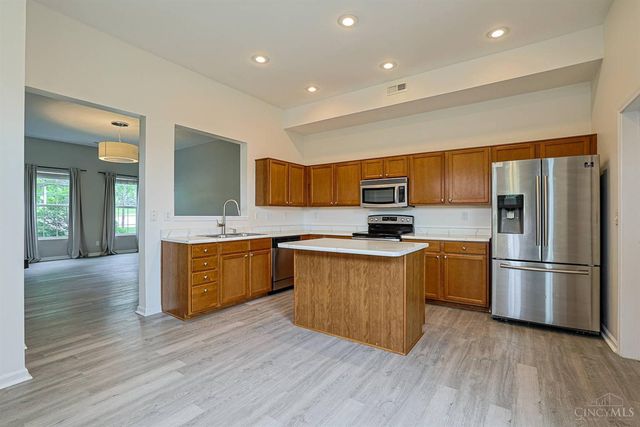 2031 E Seymour Avenue, Cincinnati, OH 45237