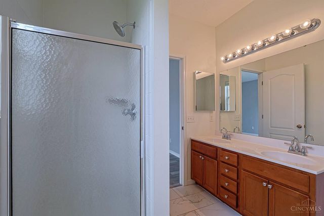 2031 E Seymour Avenue, Cincinnati, OH 45237