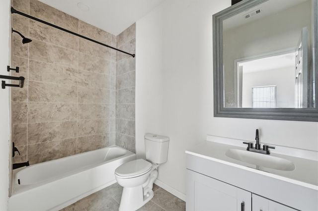 319 N Carolina Street B, Houston, TX 77029
