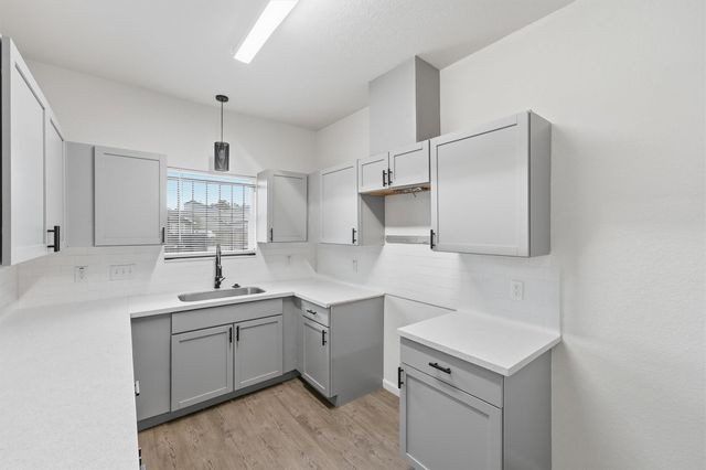 319 N Carolina Street B, Houston, TX 77029