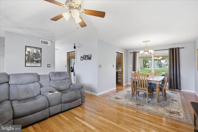 650 E WILLOW ST, Elizabethtown, PA 17022