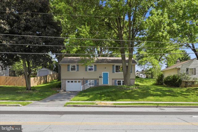 650 E WILLOW ST, Elizabethtown, PA 17022