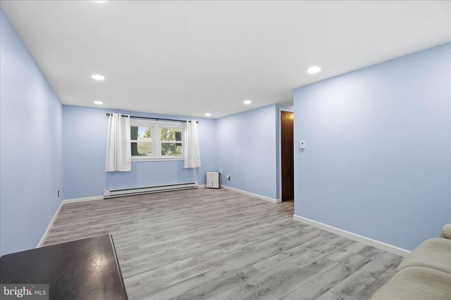 650 E WILLOW ST, Elizabethtown, PA 17022