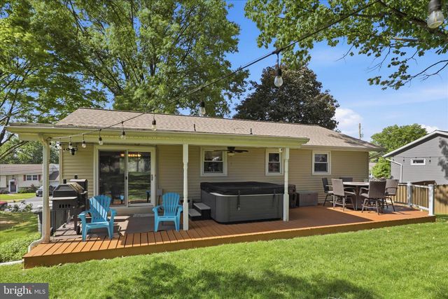 650 E WILLOW ST, Elizabethtown, PA 17022