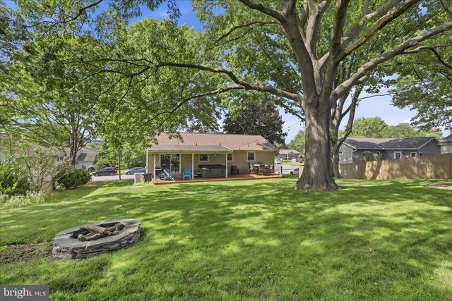650 E WILLOW ST, Elizabethtown, PA 17022