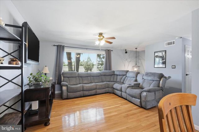 650 E WILLOW ST, Elizabethtown, PA 17022