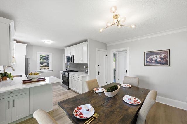 1245 Jefferson Avenue, Saint Paul, MN 55105