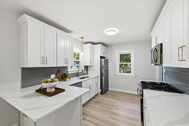 1245 Jefferson Avenue, Saint Paul, MN 55105