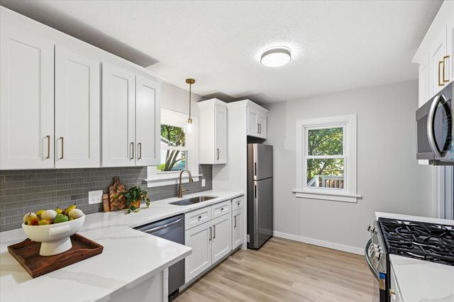 1245 Jefferson Avenue, Saint Paul, MN 55105