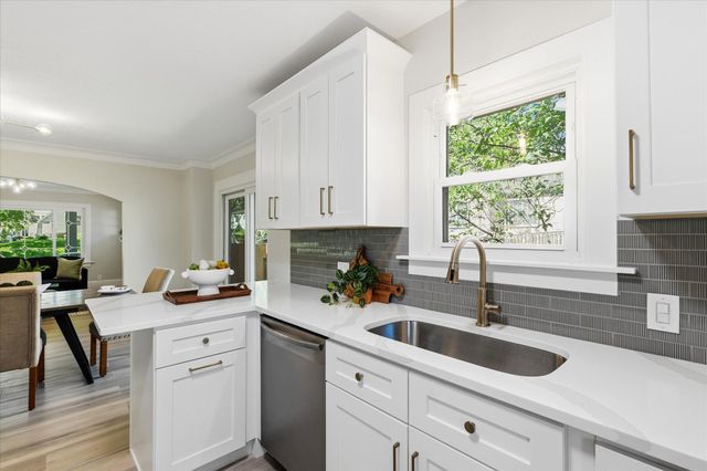 1245 Jefferson Avenue, Saint Paul, MN 55105