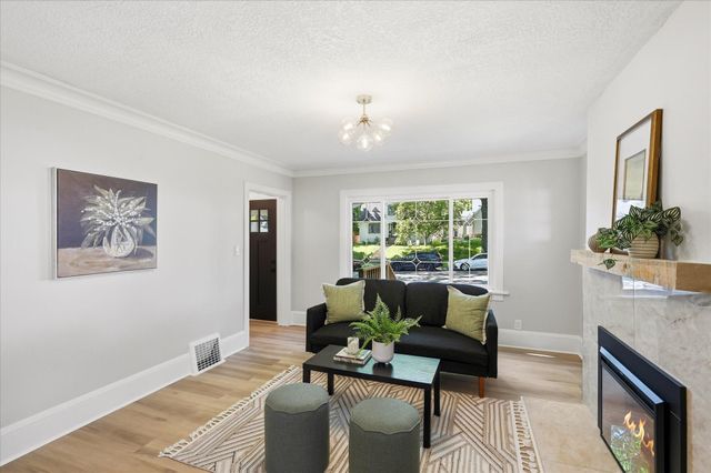 1245 Jefferson Avenue, Saint Paul, MN 55105