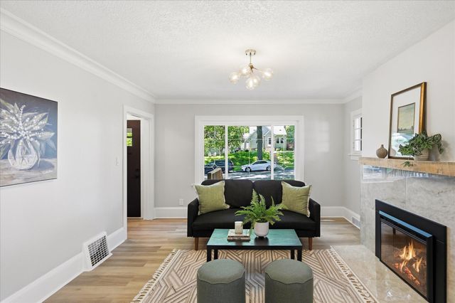 1245 Jefferson Avenue, Saint Paul, MN 55105