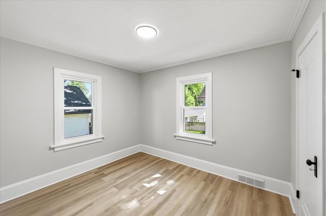 1245 Jefferson Avenue, Saint Paul, MN 55105