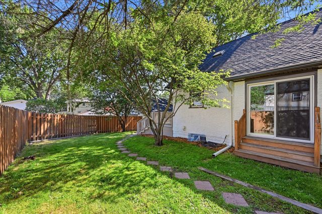1245 Jefferson Avenue, Saint Paul, MN 55105