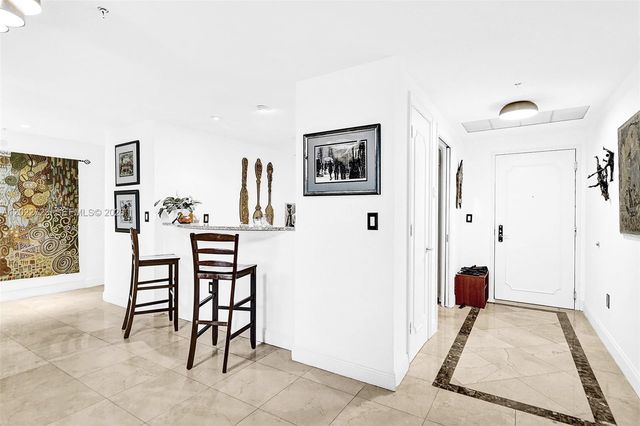 3400 SW 27th Ave 206, Miami, FL 33133