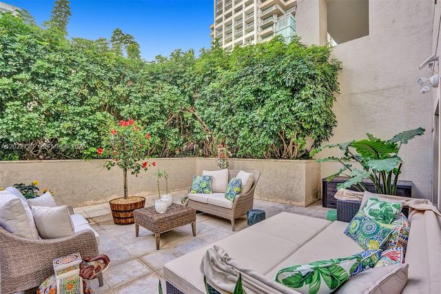 3400 SW 27th Ave 206, Miami, FL 33133