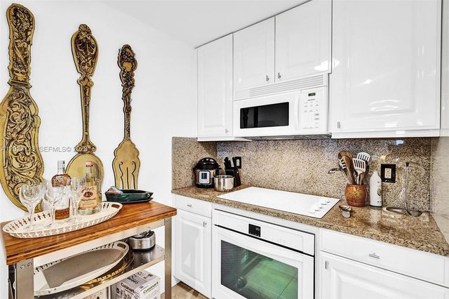 3400 SW 27th Ave 206, Miami, FL 33133