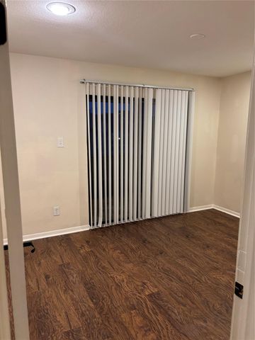 3025 Walnut Bend Lane 31, Houston, TX 77042
