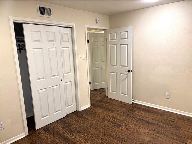3025 Walnut Bend Lane 31, Houston, TX 77042