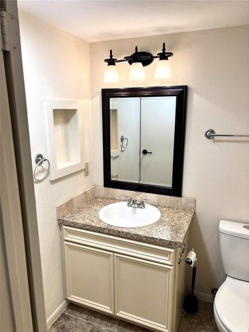 3025 Walnut Bend Lane 31, Houston, TX 77042