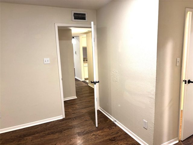 3025 Walnut Bend Lane 31, Houston, TX 77042