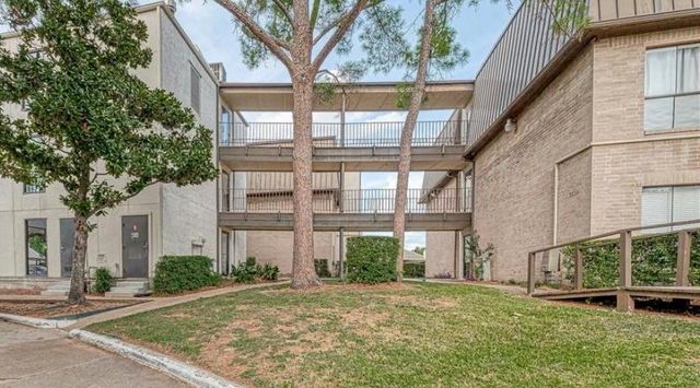 3025 Walnut Bend Lane 31, Houston, TX 77042