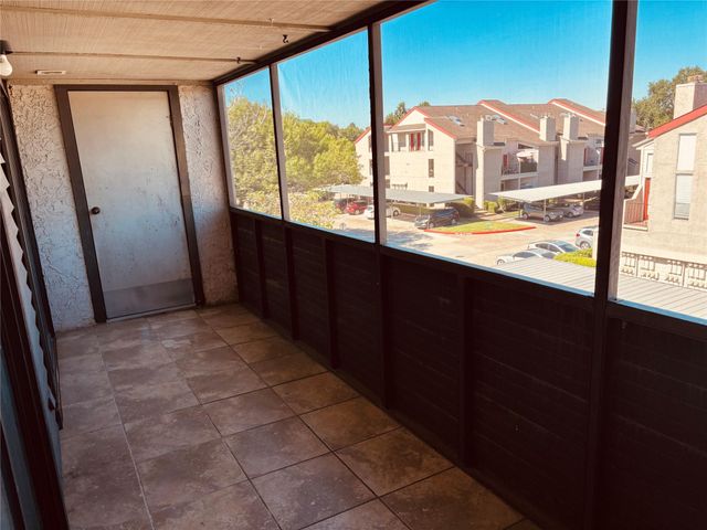 3025 Walnut Bend Lane 31, Houston, TX 77042