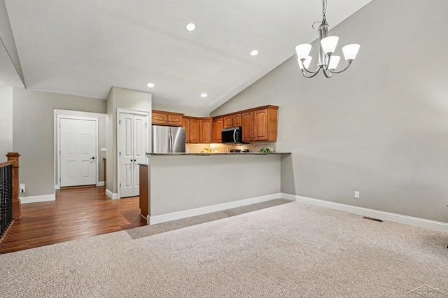 102 Tuscany Circle, Saginaw Twp, MI 48603