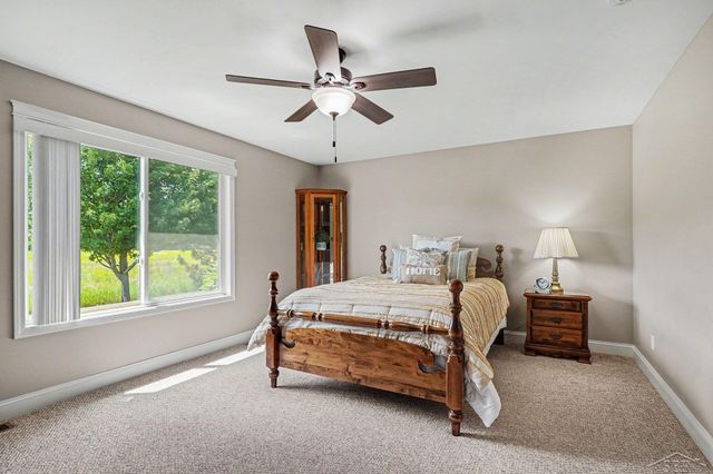 102 Tuscany Circle, Saginaw Twp, MI 48603