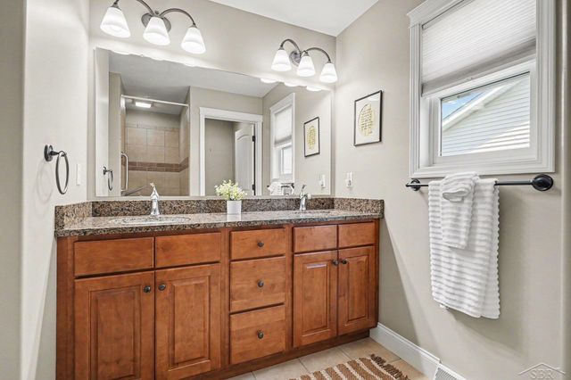 102 Tuscany Circle, Saginaw Twp, MI 48603