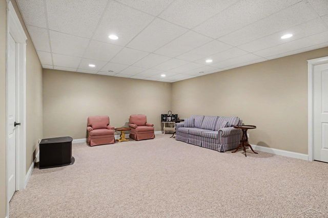 102 Tuscany Circle, Saginaw Twp, MI 48603