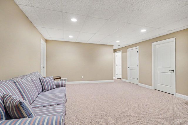 102 Tuscany Circle, Saginaw Twp, MI 48603