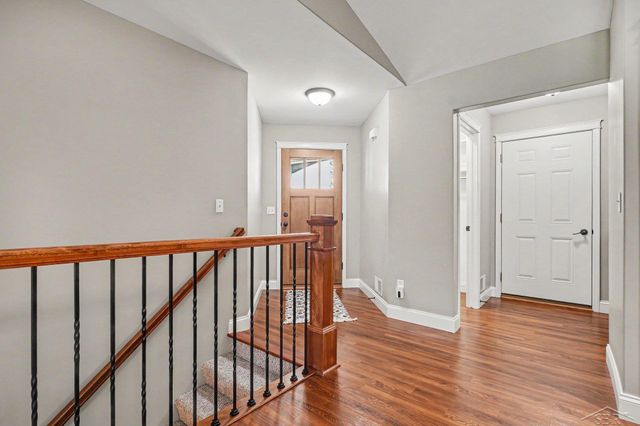 102 Tuscany Circle, Saginaw Twp, MI 48603