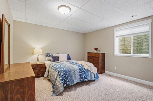 102 Tuscany Circle, Saginaw Twp, MI 48603