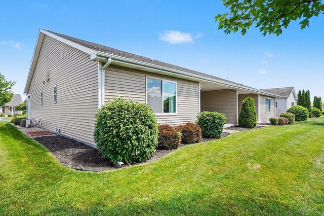102 Tuscany Circle, Saginaw Twp, MI 48603