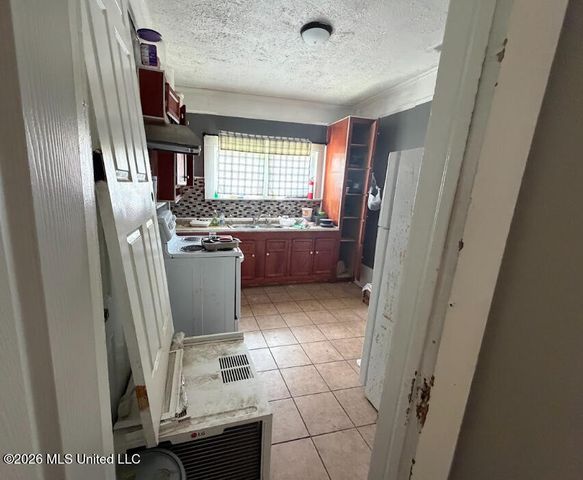 807 Evergreen Avenue, Jackson, MS 39204
