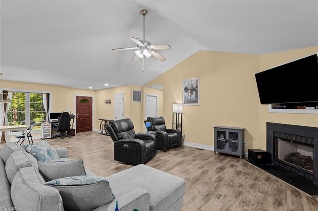 5919 Evelyn Lane, Pleasant Garden, NC 27313