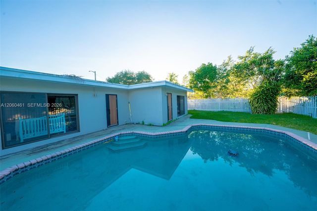 1221 W Camino Real 1221 1221, Boca Raton, FL 33486