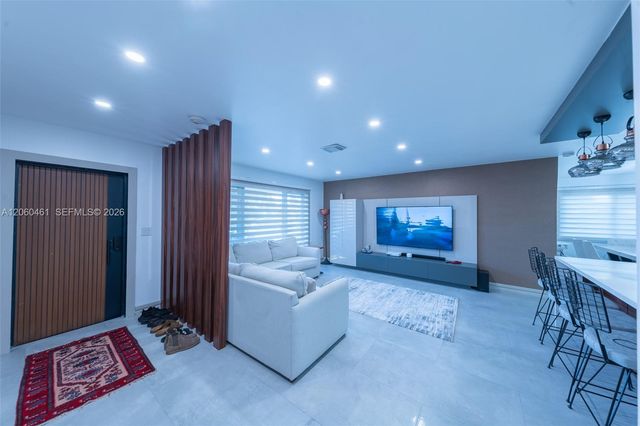 1221 W Camino Real 1221 1221, Boca Raton, FL 33486